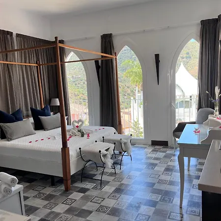 Balcones De Bentomiz Apartahotel