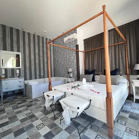 Balcones De Bentomiz Apartahotel 3*