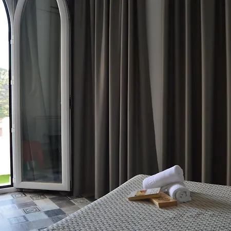 Apartahotel Balcones De Bentomiz 3*